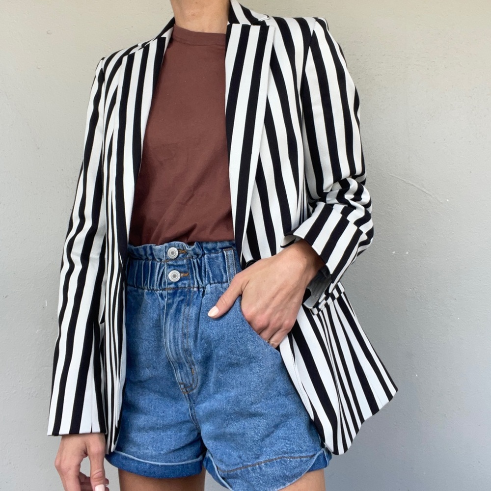FRAME Classic Blazer in Noir Multi Stripe - Picture 3 of 9